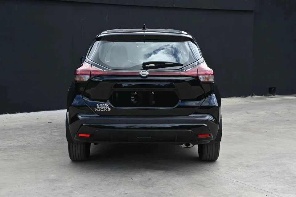 2023 Nissan Kicks - Image 4 of 19