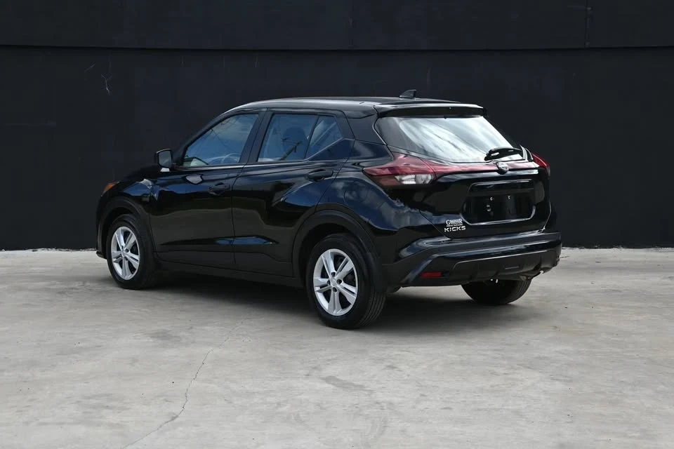 2023 Nissan Kicks - Image 3 of 19