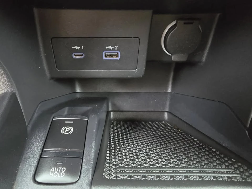 2023 Nissan Kicks - Image 2 of 18