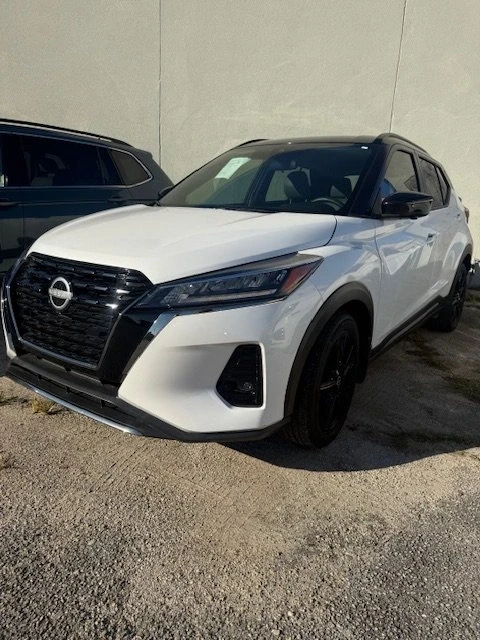 2023 Nissan Kicks - Image 2 of 4