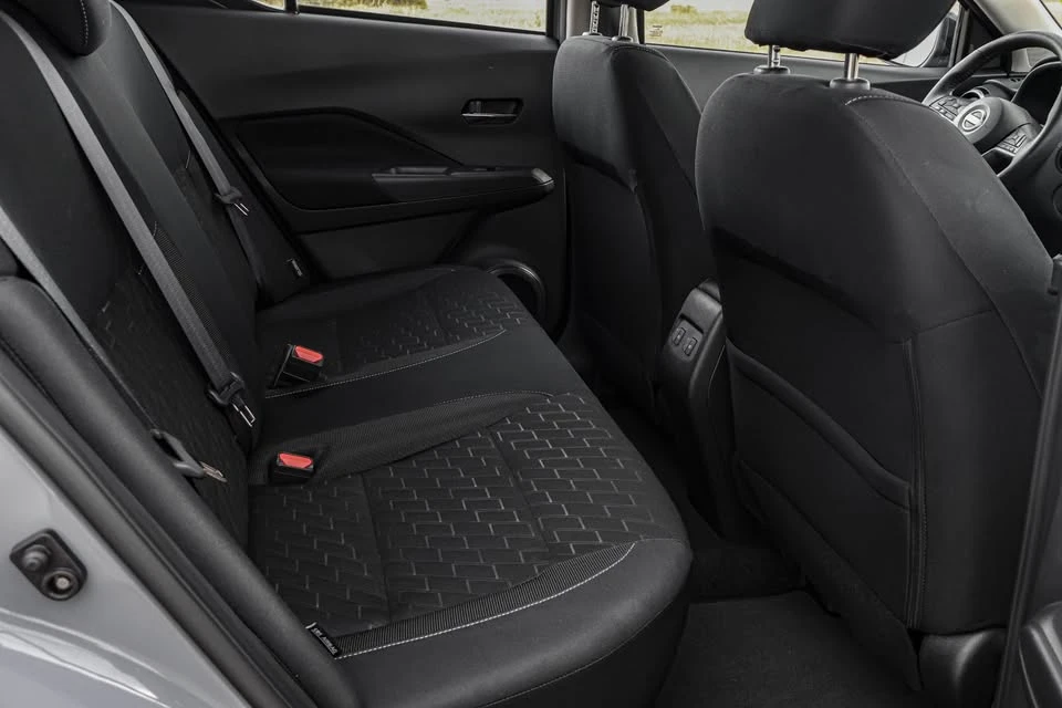 2023 Nissan Kicks - Image 17 of 20