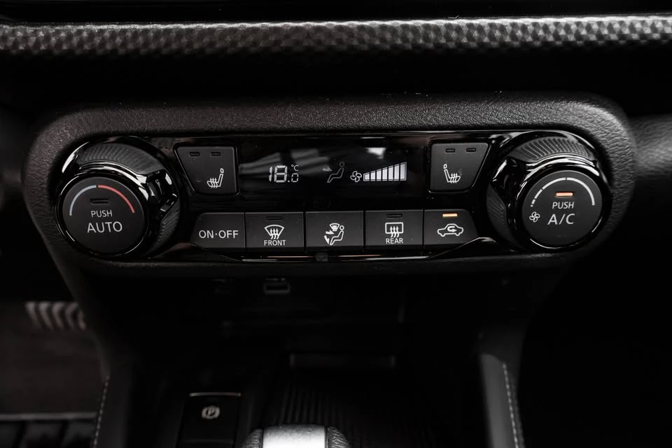 2023 Nissan Kicks - Image 14 of 20