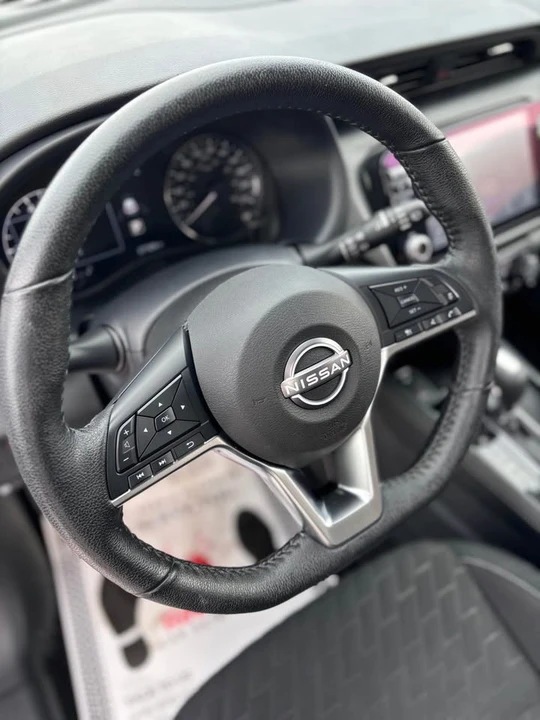 2023 Nissan Kicks - Image 12 of 19