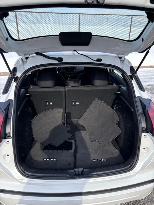 2023 Nissan Kicks - Image 18 of 19