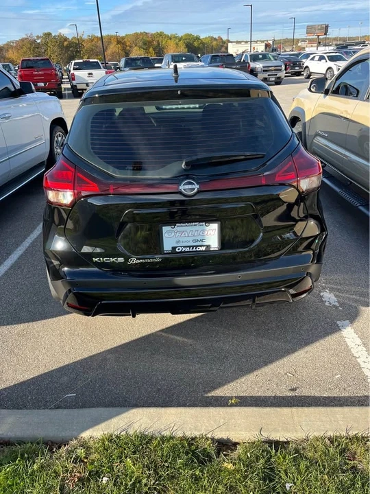 2023 Nissan Kicks - Image 2 of 2
