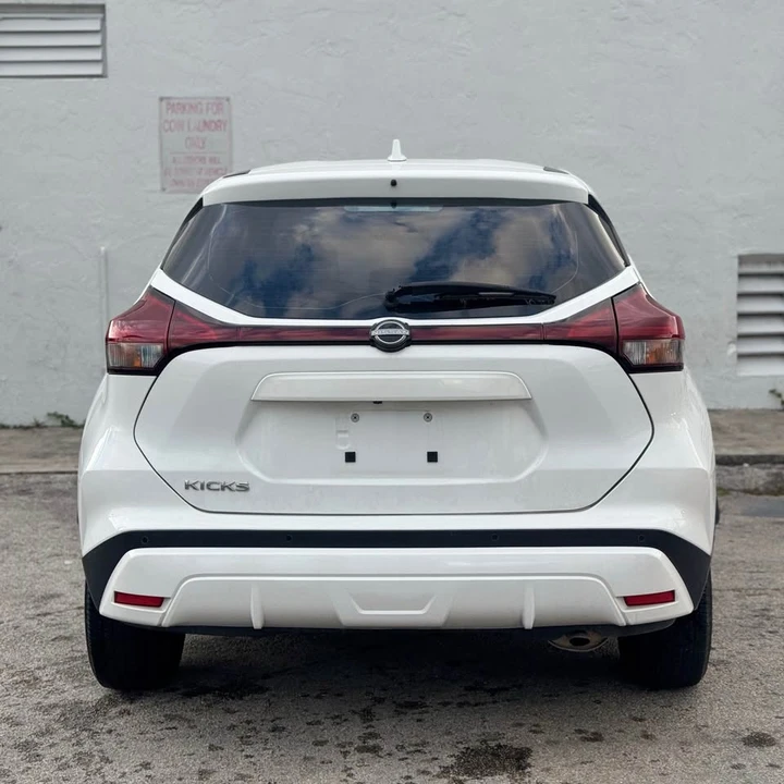 2023 Nissan Kicks - Image 5 of 9