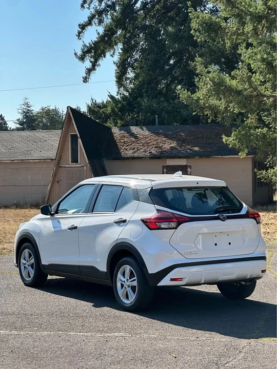 2023 Nissan Kicks - Image 7 of 15