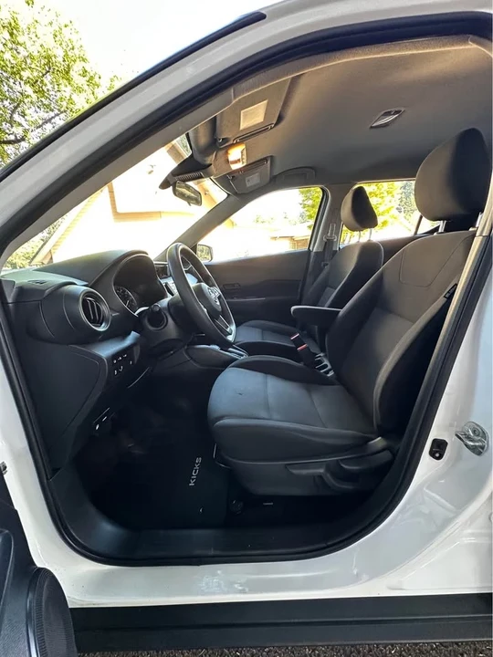 2023 Nissan Kicks - Image 10 of 15