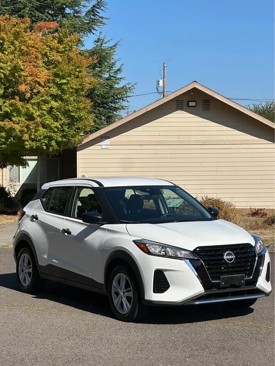 2023 Nissan Kicks - Image 4 of 15