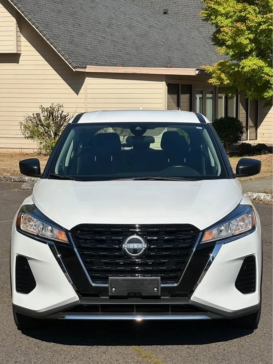 2023 Nissan Kicks - Image 2 of 16