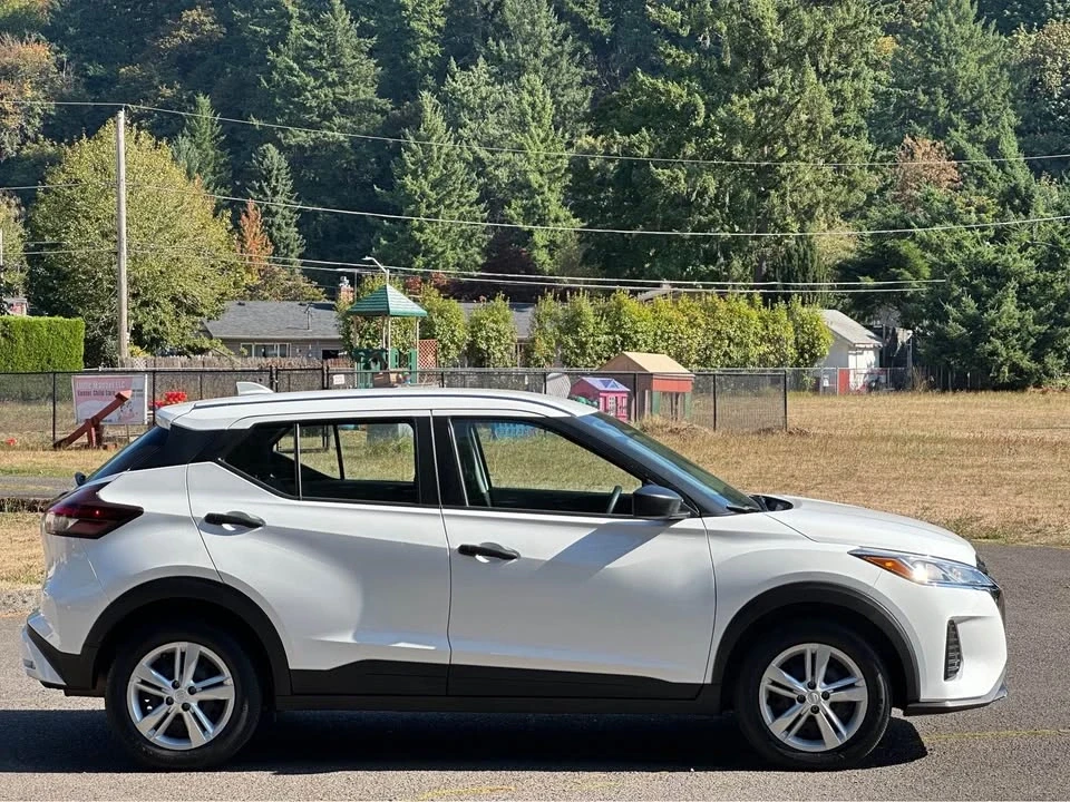2023 Nissan Kicks - Image 4 of 16