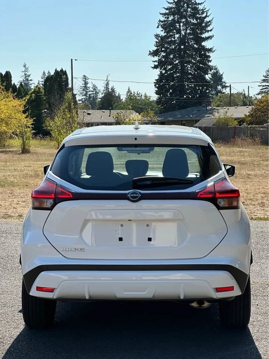 2023 Nissan Kicks - Image 6 of 16