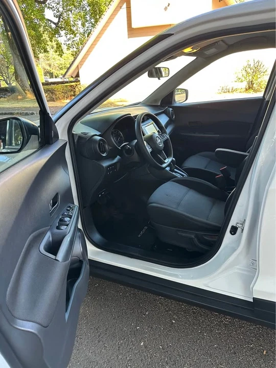 2023 Nissan Kicks - Image 9 of 16