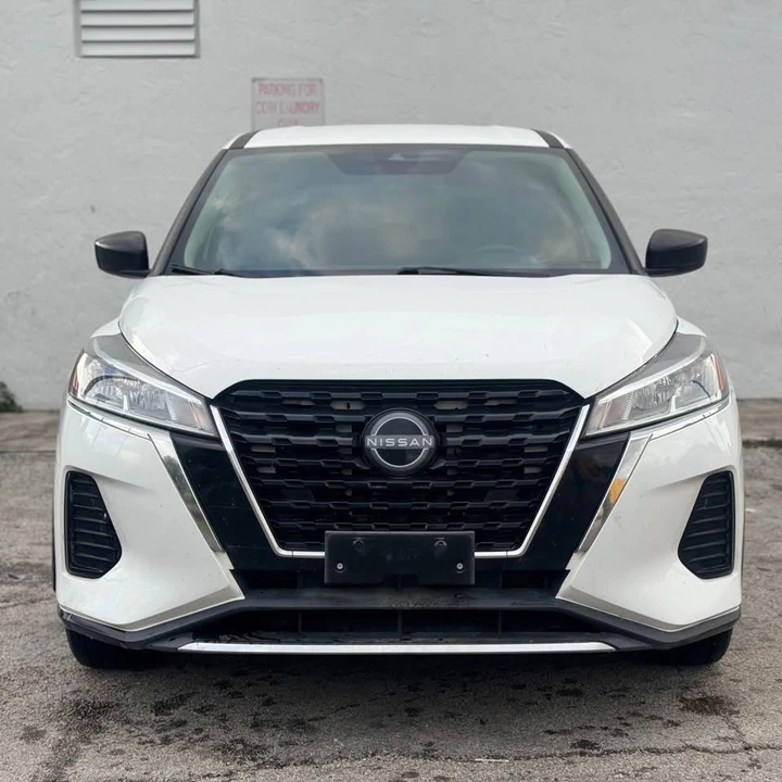 2023 Nissan Kicks - Image 2 of 9
