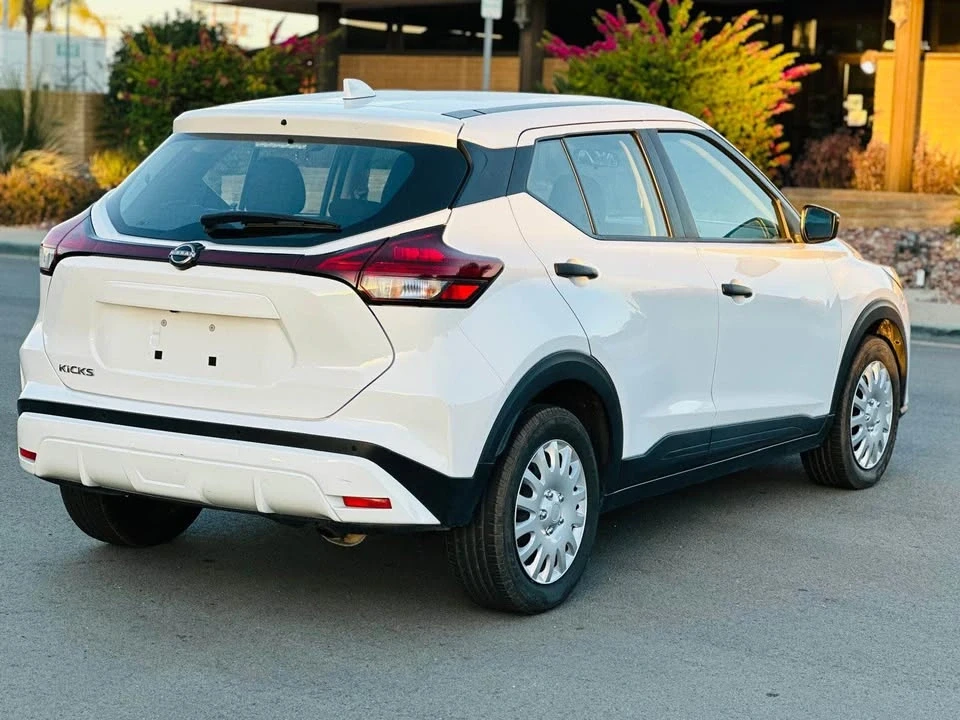 2023 Nissan Kicks - Image 2 of 12