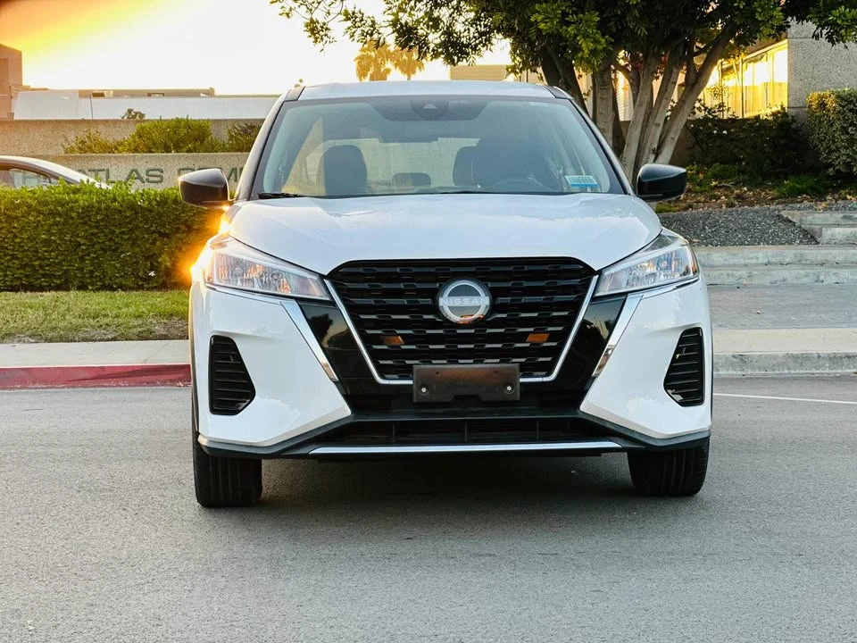 2023 Nissan Kicks - Image 3 of 15