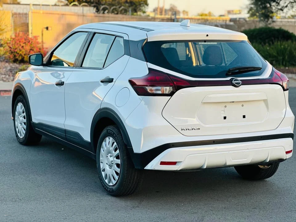 2023 Nissan Kicks - Image 5 of 15