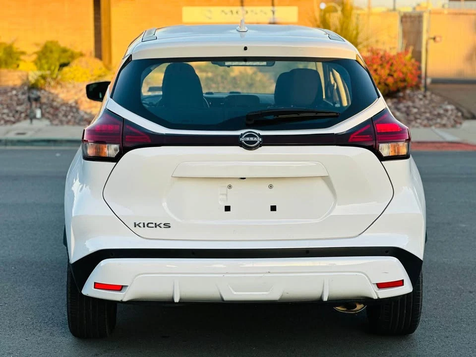 2023 Nissan Kicks - Image 3 of 15