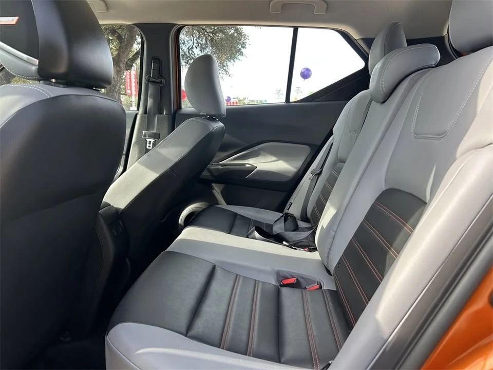 2023 Nissan Kicks - Image 10 of 13