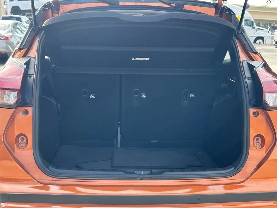 2023 Nissan Kicks - Image 9 of 13