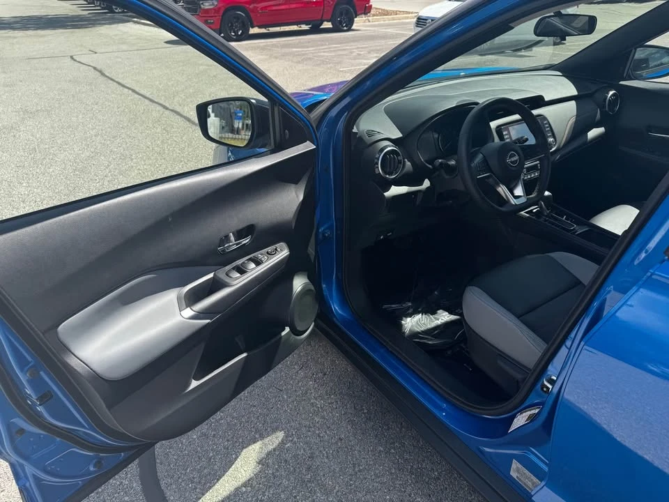 2023 Nissan Kicks - Image 10 of 18