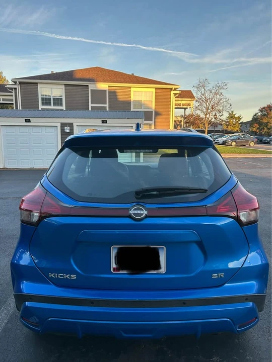 2023 Nissan Kicks - Image 2 of 14