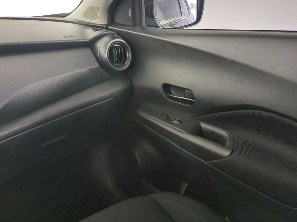 2023 Nissan Kicks - Image 11 of 14