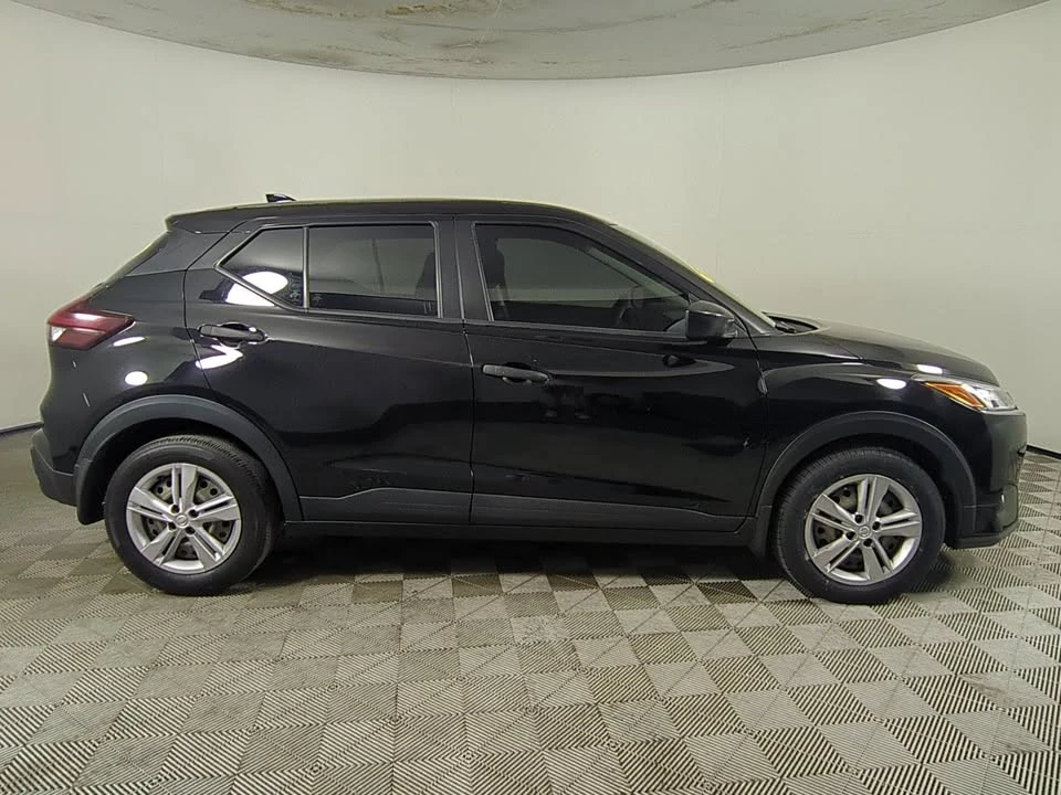 2023 Nissan Kicks - Image 2 of 14