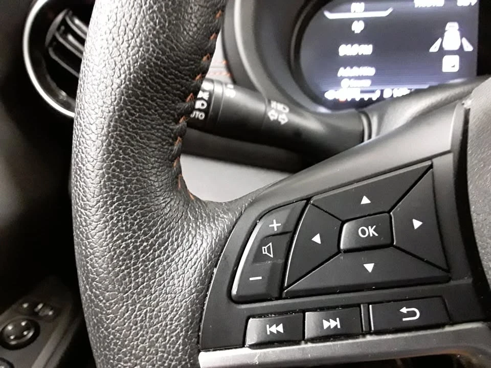 2023 Nissan Kicks - Image 17 of 20