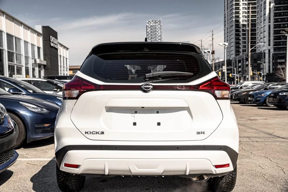 2023 Nissan Kicks - Image 4 of 16