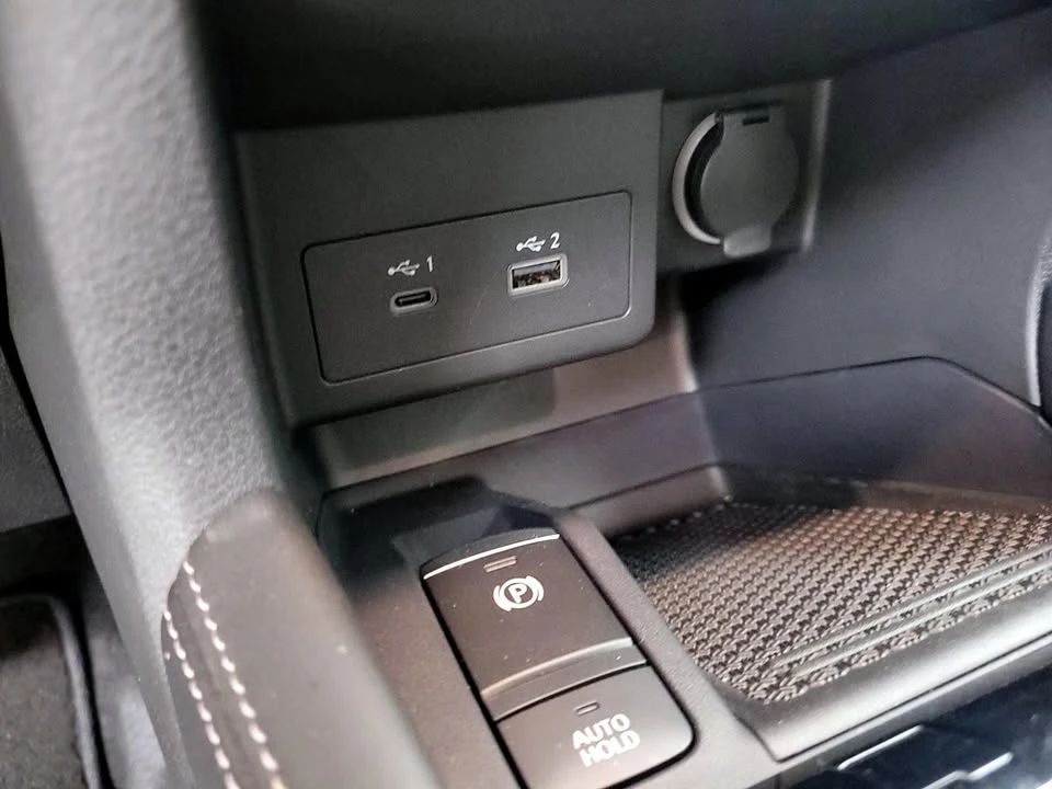 2023 Nissan Kicks - Image 7 of 15