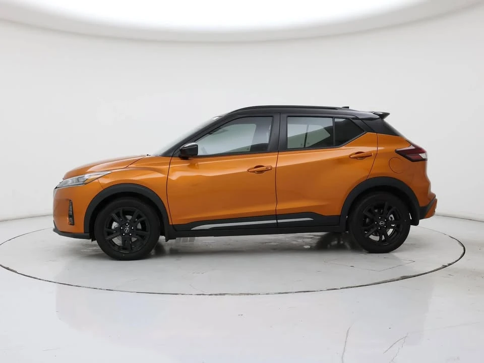 2023 Nissan Kicks - Image 8 of 15
