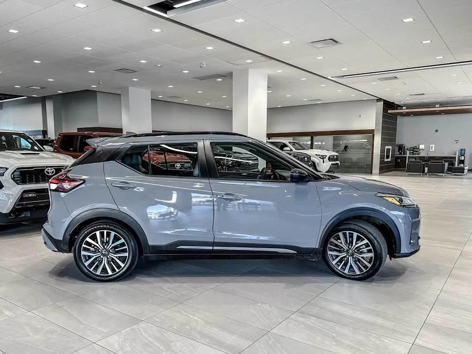2023 Nissan Kicks - Image 2 of 7