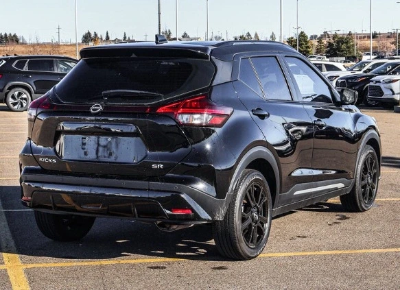2023 Nissan Kicks - Image 4 of 8
