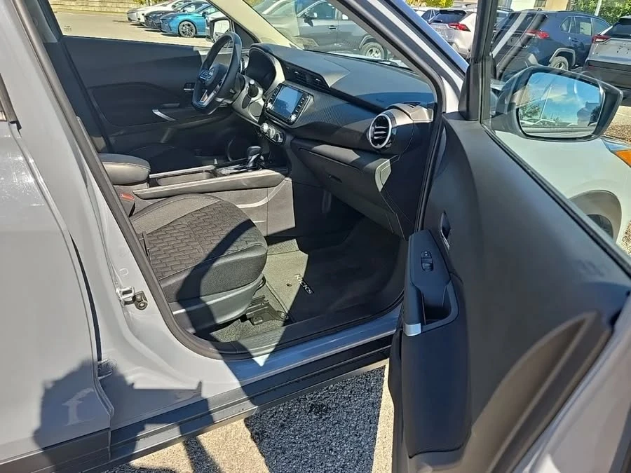 2023 Nissan Kicks - Image 3 of 6