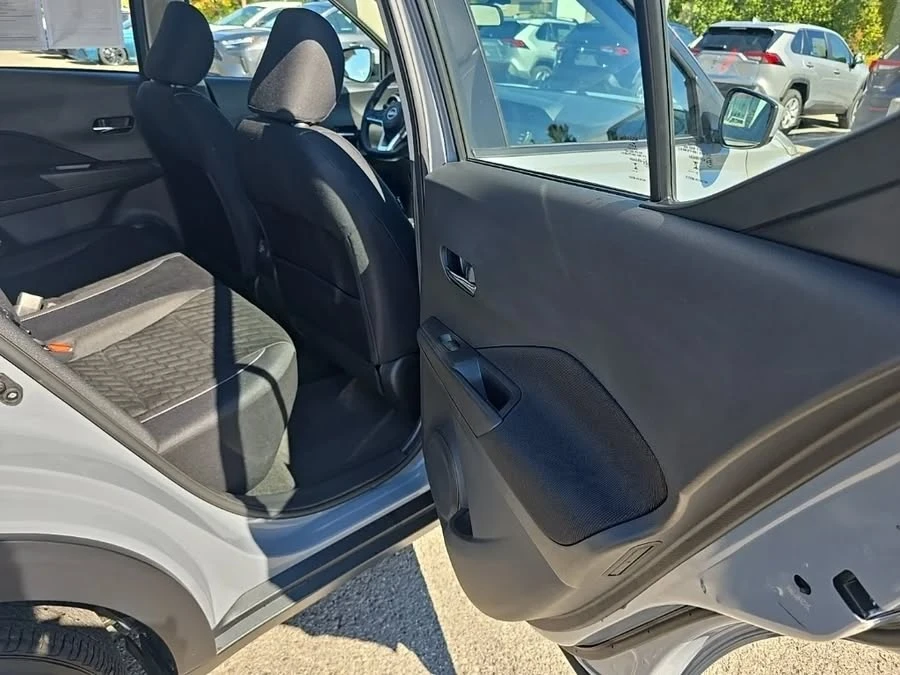 2023 Nissan Kicks - Image 4 of 6