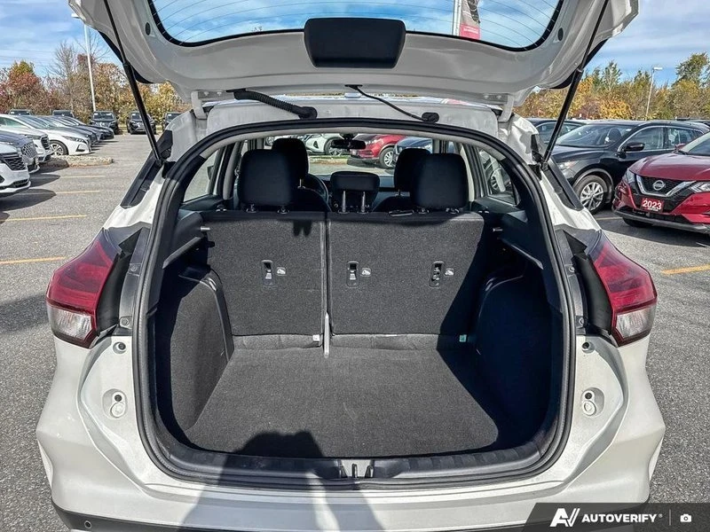 2023 Nissan Kicks - Image 16 of 20