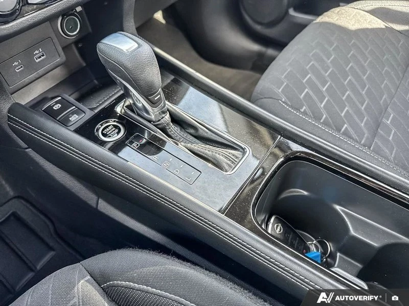 2023 Nissan Kicks - Image 15 of 20