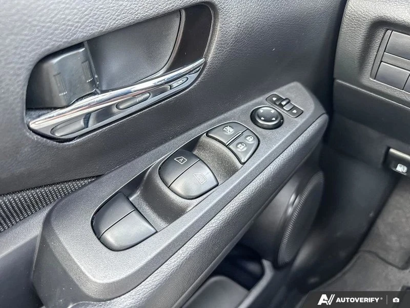2023 Nissan Kicks - Image 18 of 20