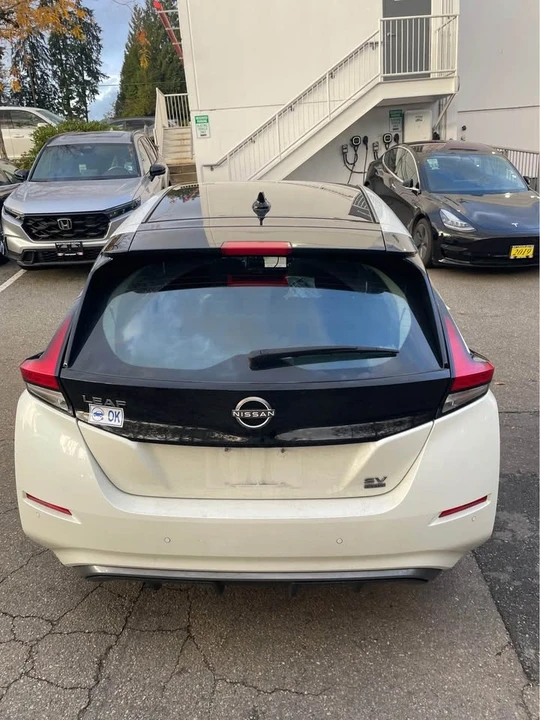 2023 Nissan Leaf - Image 5 of 14