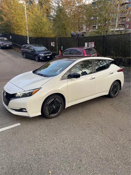 2023 Nissan Leaf - Image 3 of 14