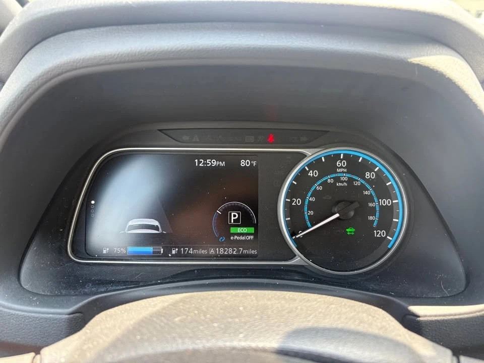2023 Nissan Leaf - Image 9 of 15