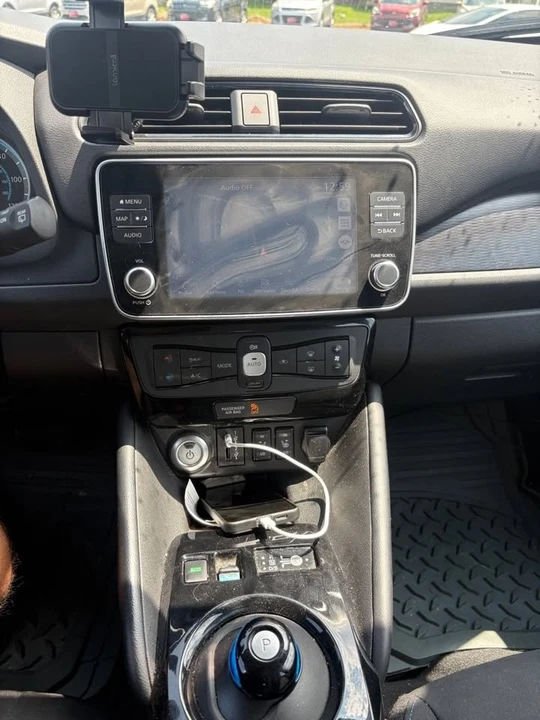 2023 Nissan Leaf - Image 10 of 15