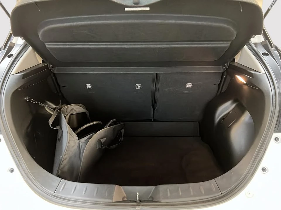 2023 Nissan Leaf - Image 12 of 20