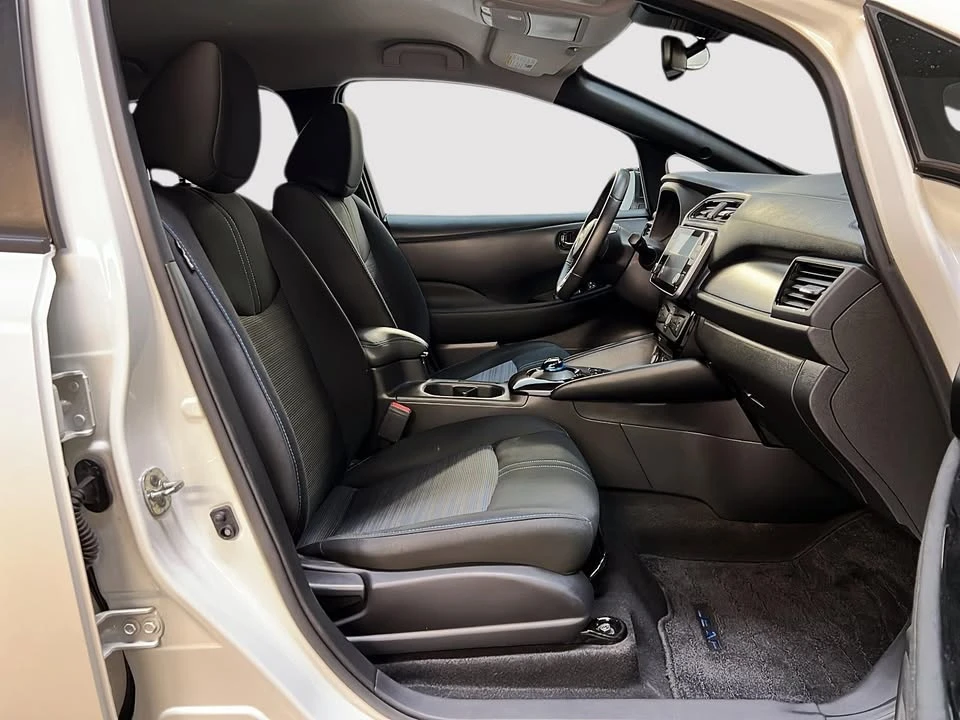 2023 Nissan Leaf - Image 8 of 20
