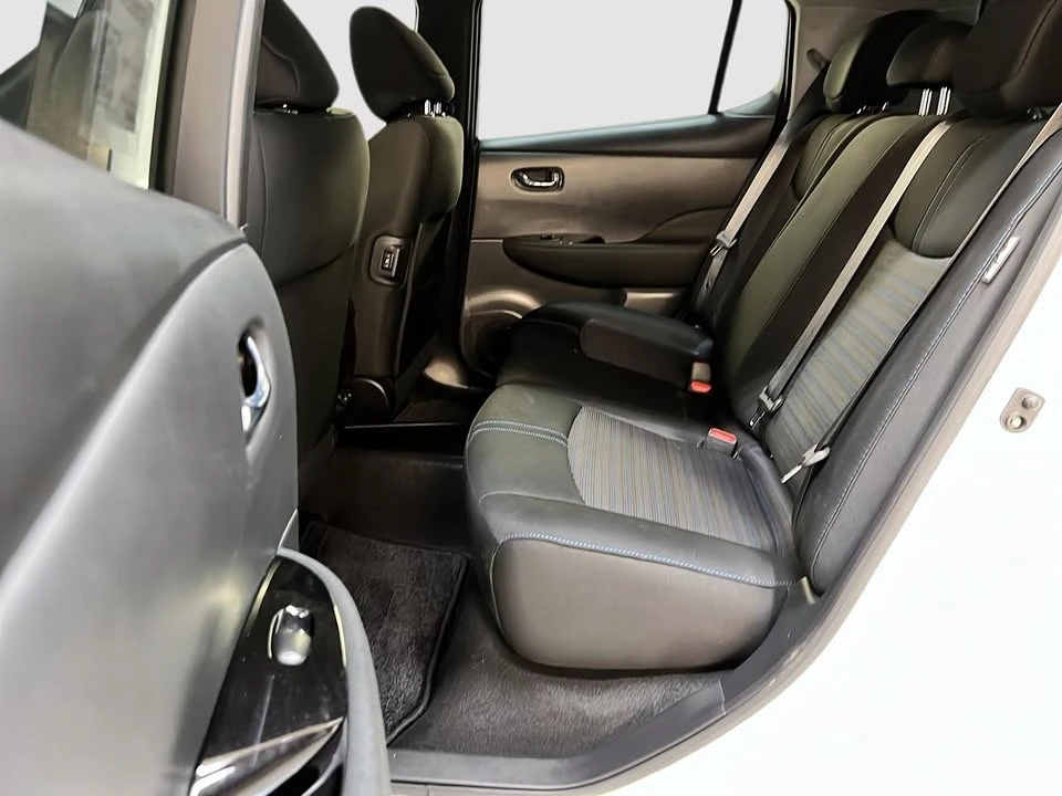 2023 Nissan Leaf - Image 9 of 20
