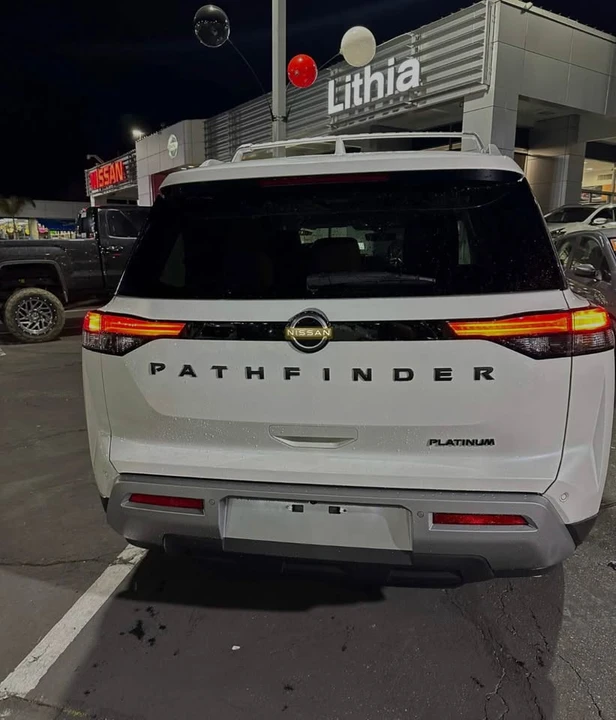 2023 Nissan Pathfinder 5th Gen - Image 2 of 4