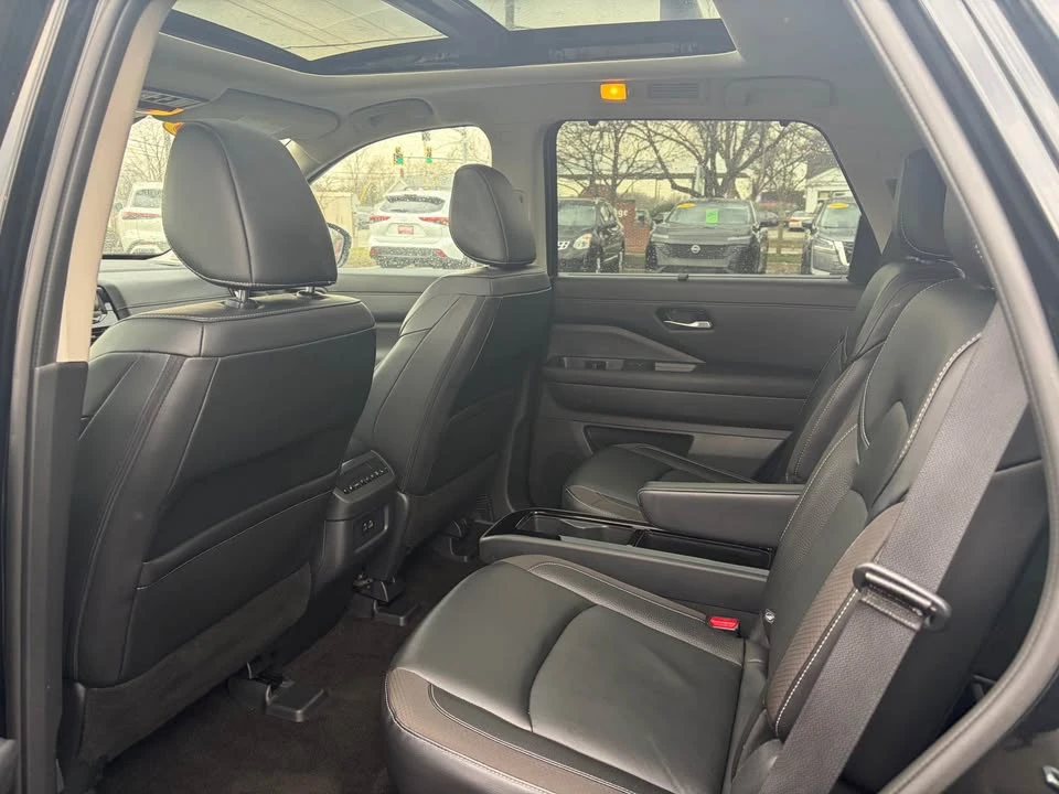 2023 Nissan Pathfinder 5th Gen - Image 6 of 9