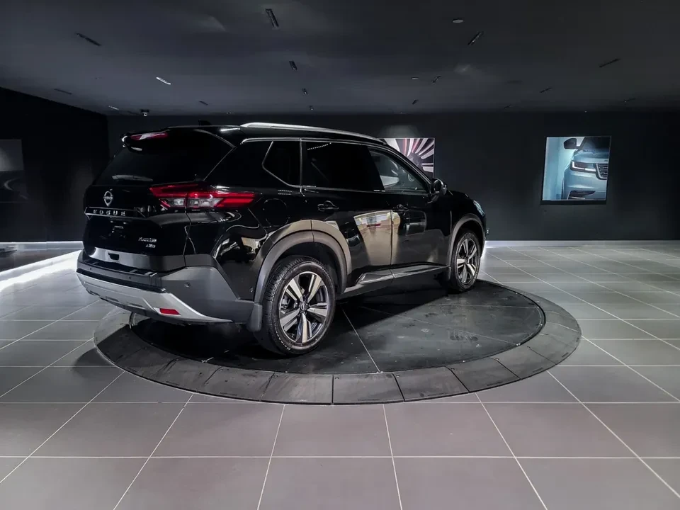 2023 Nissan Pathfinder 5th Gen - Image 3 of 15