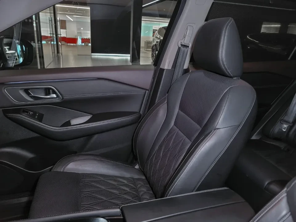 2023 Nissan Pathfinder 5th Gen - Image 13 of 15
